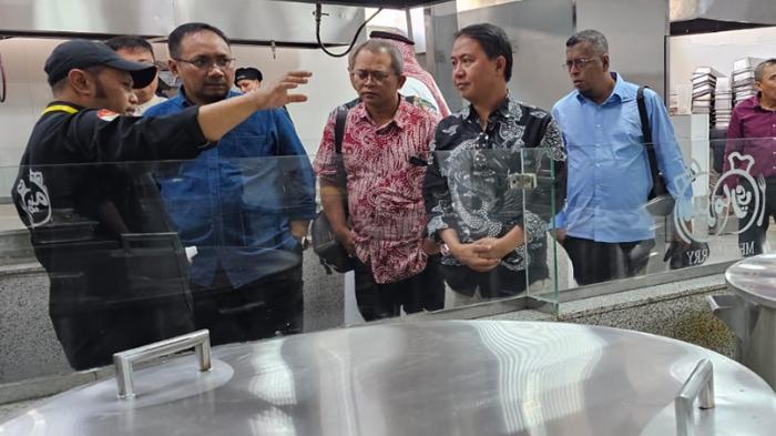 menag-cek-layanan-hotel-dan-katering-untuk-jamaah-haji-di-madinah.jpg