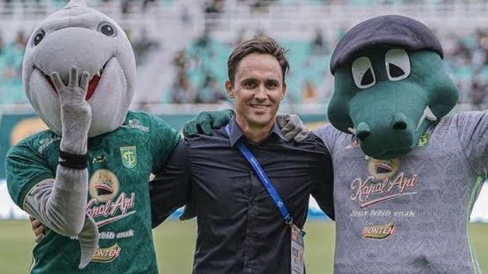paul-munster-bangga-jadi-pelatih-persebaya-surabaya.jpg