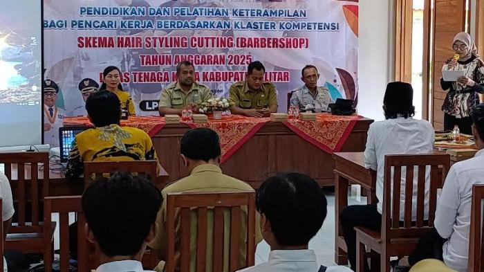 pelatihan-barbershop-untuk-pencari-kerja-di-blitar.jpg