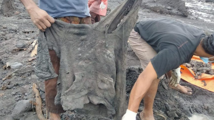 penemuan-korban-erupsi-gunung-semeru.jpg