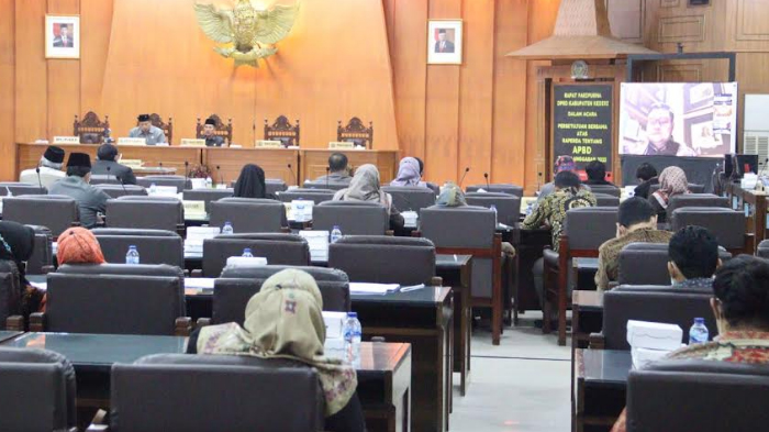 pengesahan-APBD-2023-kabupaten-kediri.jpg