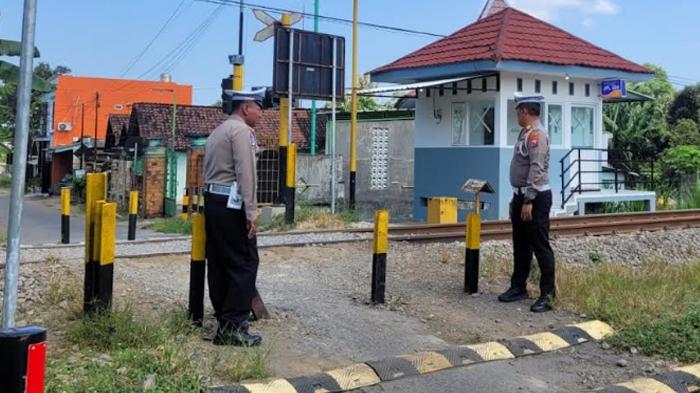 Di Kota Blitar Masih Ada 2 Perlintasan KA Tanpa Palang Pintu dan Tak Dijaga