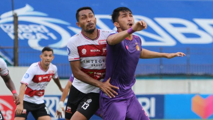 persik-kediri-kalah-2-0-dari-madura-united.jpg