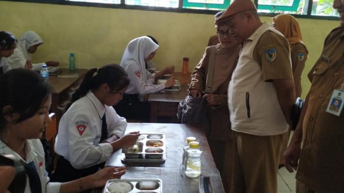 Susu Dalam Program Makan Bergizi Gratis di Kabupaten Kediri Dibagikan Hanya Seminggu Sekali