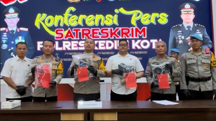 tersangka-pembunuhan-adik-di-balowerti-kota-kediri.jpg