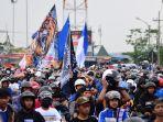 Aremania-gelar-konvoi-pasca-juara-Piala-Presiden-2022.jpg