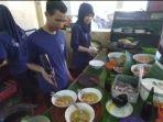 Etalase-tempat-meracik-masakan-Soto-Podjok-kuliner-legendaris-Kota-Kediri.jpg
