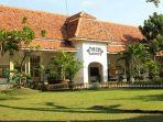 Gedung-FKG-Unair.jpg