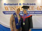 Inna-lulusan-cumlaud-UNP-Kediri.jpg
