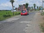 Jalan-desa-malasan-durenan-trenggalek-rusak.jpg