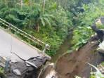 Jembatan-di-senduro-lumajang-putus.jpg