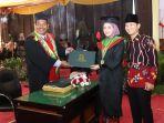 Ketua-Tim-Penggerak-PKK-Kabupaten-Trenggalek-Novita-Hardini-meraih-gelar-magister.jpg