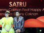 Meski-berstatus-mantan-pacar-Happy-Asmara-dan-Denny-Caknan-tetap-nyaman-tampil-sepanggung.jpg