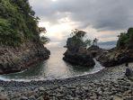 Pantai-Lembah-Watu-Pawon-di-Desa-Nglebeng-Kecamatan-Panggul-Kabupaten-Trenggalek.jpg