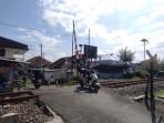 Perlintasan-KA-Jl-bakung-Kota-Blitar.jpg