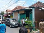 Polisi-menggelar-olah-TKP-di-rumah-pasutri-l.jpg
