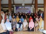Seluruh-peserta-pengabdian-masyarakat-Polinema-melakukan-foto-bersama.jpg