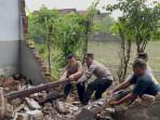 Tangani-rumah-rusak-akibat-angin-di-sumbergempol-tulungagung.jpg
