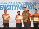 Wali-Kota-Kediri-Terima-UI-green-metric.jpg