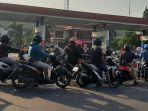 antre-sebelum-harga-pertalite-naik.jpg