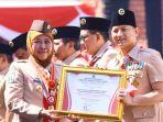 bupati-trenggalek-dapat-penghargaan-dari-gubernur-saat-hari-pramuka.jpg