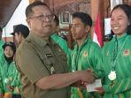bupati-tulungagung-berikan-bonus-ke-atlet-peraih-medali-porprov-jatim-2023.jpg