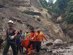 evakuasi-korban-longsor-di-garum-kabupaten-blitar.jpg