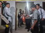 fOto-lagi-olah-TKP-pembunuhan-ortu-di-Pulung-ponorogo.jpg
