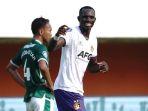 flavio-silva-cetak-2-gol-untuk-persik-kediri-lawan-PSS-Sleman.jpg