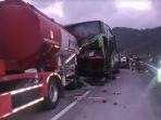kecelakaan-beruntun-di-tol-pandaan-malang.jpg