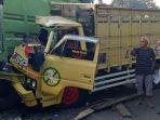kecelakaan-truk-pengangkut-sapi-dan-truk-gandeng-di-kediri.jpg