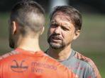 mauricio-souza-pelatih-baru-madura-united.jpg