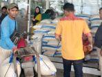 operasi-pasar-beras-di-nganjuk.jpg