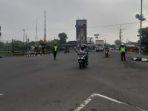pantauan-lalu-lintas-di-simpang-tiga-mengkreng-kediri.jpg