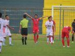 pemain-NZR-kecewa-kepemimpinan-wasit.jpg