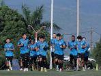 pemusatan-latihan-arema-FC-di-Bali-2024.jpg