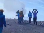 pendakian-ilegal-gunung-semeru.jpg