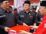 penyerahan-fotocopy-KTP-Sahabat-ganjar-ke-dpd-pdip-jatim.jpg
