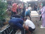 Terperosok Saat Naik Tangga, Teknisi Wifi Jatuh dan Meninggal Dunia di Pucangan Tulungagung