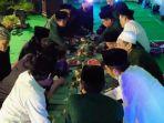 tradisi-makan-nasi-liwetan-maulid-nabi-muhammad.jpg