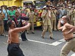 unjuk-rasa-kepala-desa-dan-perangkat-desa-di-trenggalek.jpg