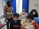 urus-sim-sambil-vaksin-di-trenggalek.jpg