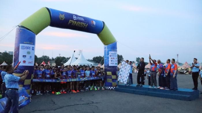 1.300 Peserta Lari di Runway, Air Force Charity Run 2026 Lanud Soewondo Berlangsung Sukses