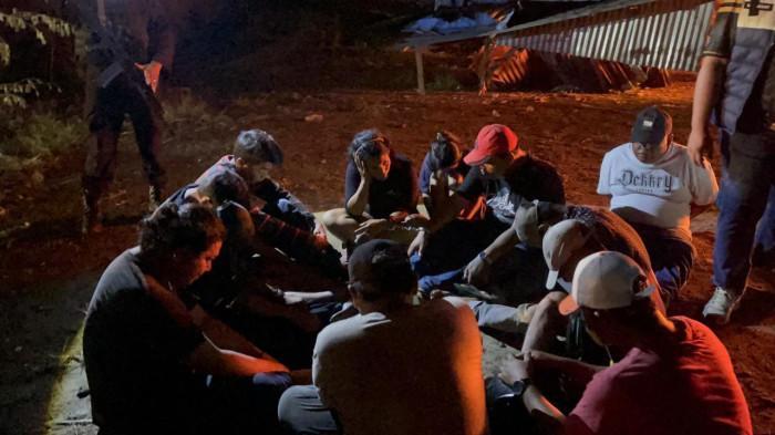 14 orang terduga serta menemukan kembali barak narkoba