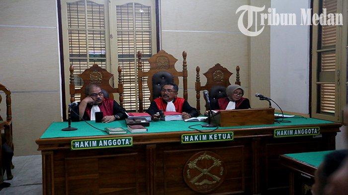 Berita Foto: AKBP Achiruddin Hasibuan Jalani Sidang Perdana Kasus Gudang Solar Ilegal - 18072023_SIDANG-PERDANA_ABDAN-SYAKURO-1.jpg