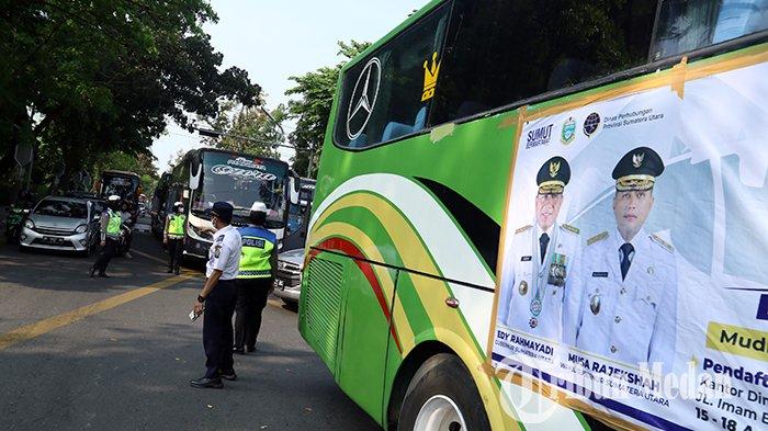 Berita Foto: Edy Rahmayadi Melepas Iringan Bus Mudik Gratis Pemprov Sumut, Banyak Yang Kosong - 19042023_MELEPAS_MUDIK_GRATIS_PEMPROV_DANIL_SIREGAR_3jpg.jpg