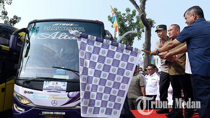 Berita Foto: Edy Rahmayadi Melepas Iringan Bus Mudik Gratis Pemprov Sumut, Banyak Yang Kosong - 19042023_MELEPAS_MUDIK_GRATIS_PEMPROV_DANIL_SIREGAR_5jpg.jpg