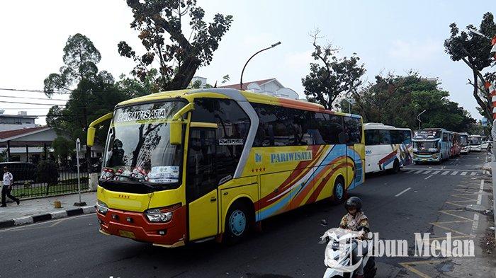 Berita Foto: Edy Rahmayadi Melepas Iringan Bus Mudik Gratis Pemprov Sumut, Banyak Yang Kosong - 19042023_MELEPAS_MUDIK_GRATIS_PEMPROV_DANIL_SIREGAR_6jpg.jpg