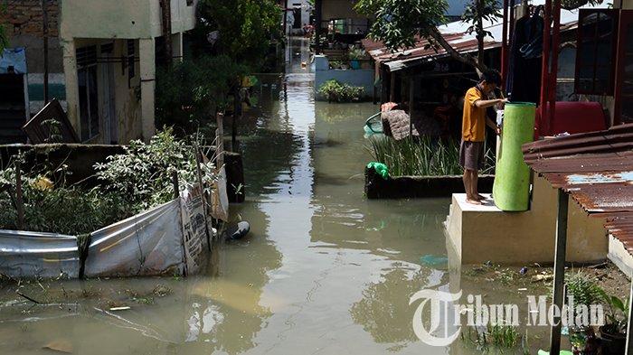 Lakukan Evakuasi Pada Dini Hari, Pemko Medan Siaga Antisipasi Banjir Susulan Luapan Dari Sungai Deli