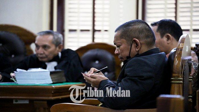 Berita Foto: DUGAAN Korupsi Dana Ma'had UINSU, Saksi Ahli BPKP: Rp 956 Juta Merupakan Uang Negara - 21122023_MENCATAT-HAL-PENTING_ABDAN-SYAKURO-1.jpg